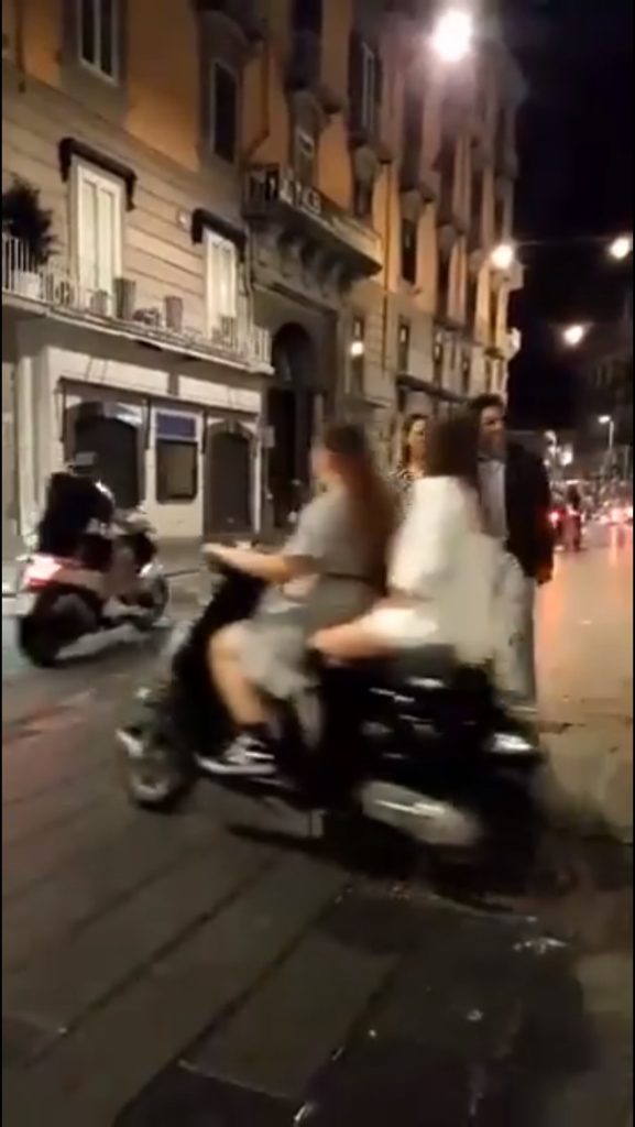 Napoli, baby-gang alla riscossa a Via Toledo