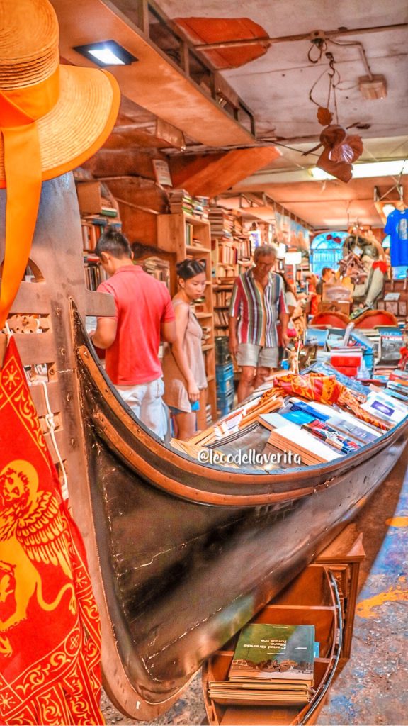 libreria acqua alta a venezia