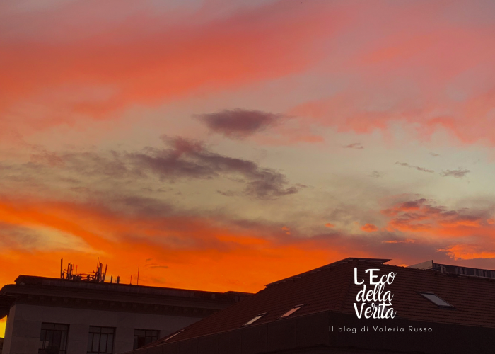 Tramonto sui tetti di Napoli