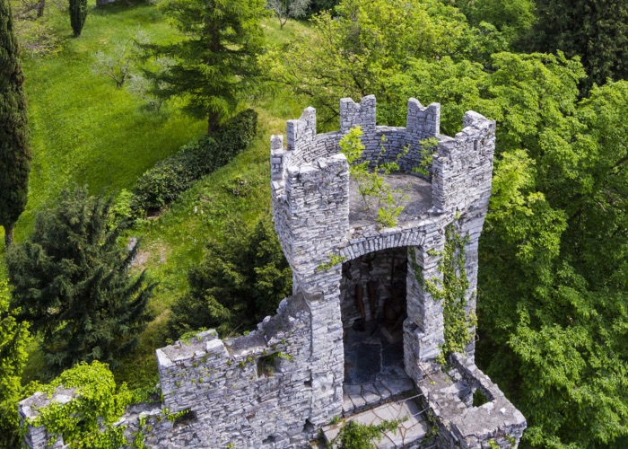 Castello di Vezio torre