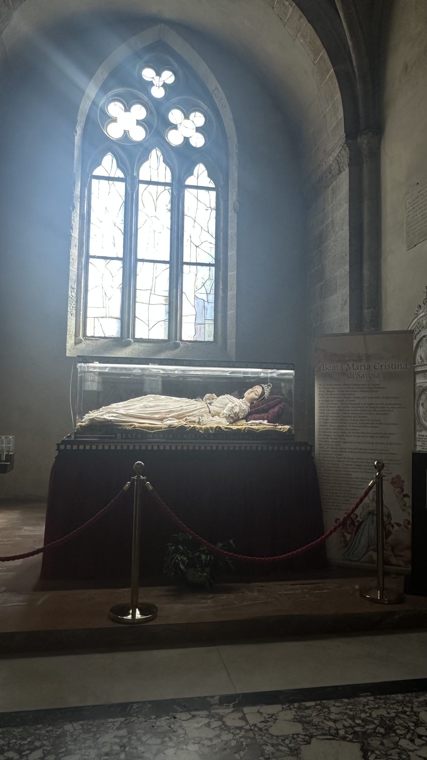tomba di Maria Cristina di Savoia a Santa Chiara Napoli
